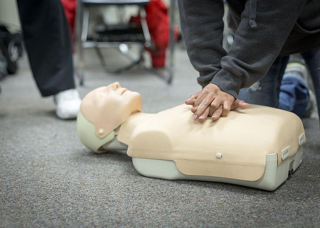 CASCADE HEALTH TO OFFER Individual AND EMPLOYER ONSITE CPR/AED CLASSES